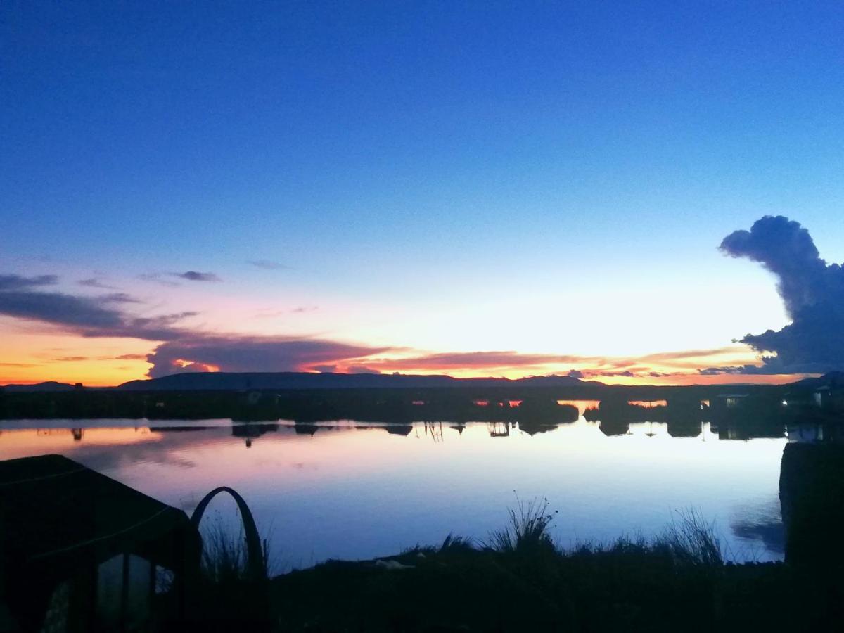 Los Uros Puno Esterno foto