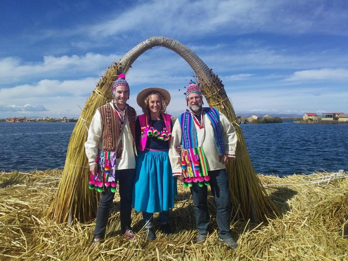 Los Uros Puno Esterno foto