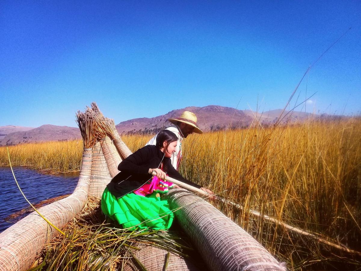 Los Uros Puno Esterno foto
