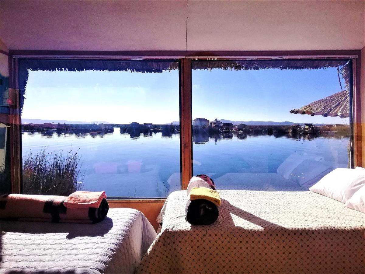 Los Uros Puno Esterno foto