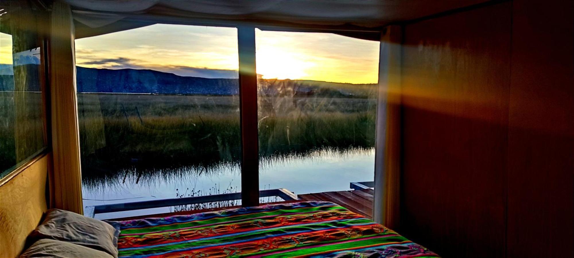 Los Uros Puno Esterno foto