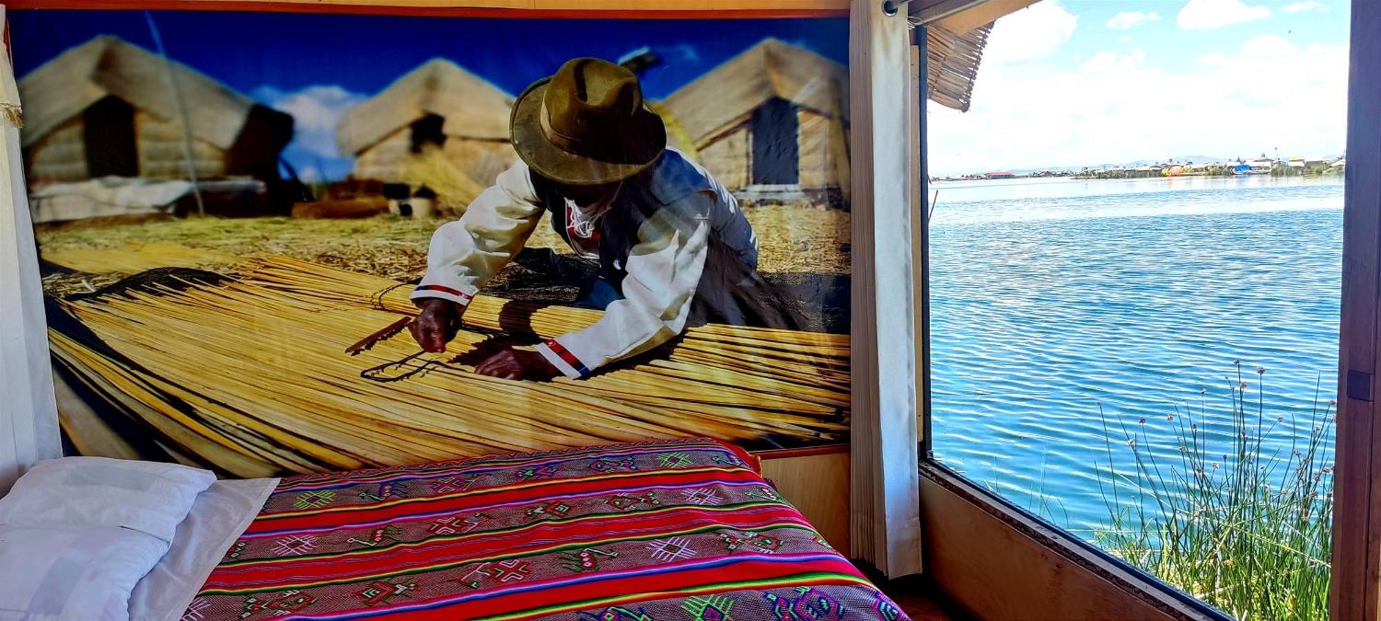 Los Uros Puno Esterno foto