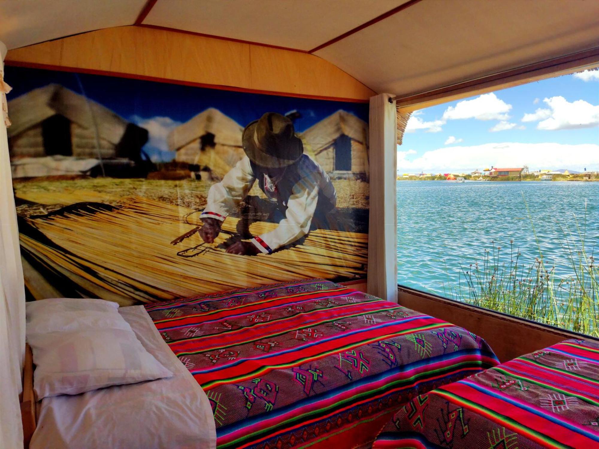 Los Uros Puno Esterno foto