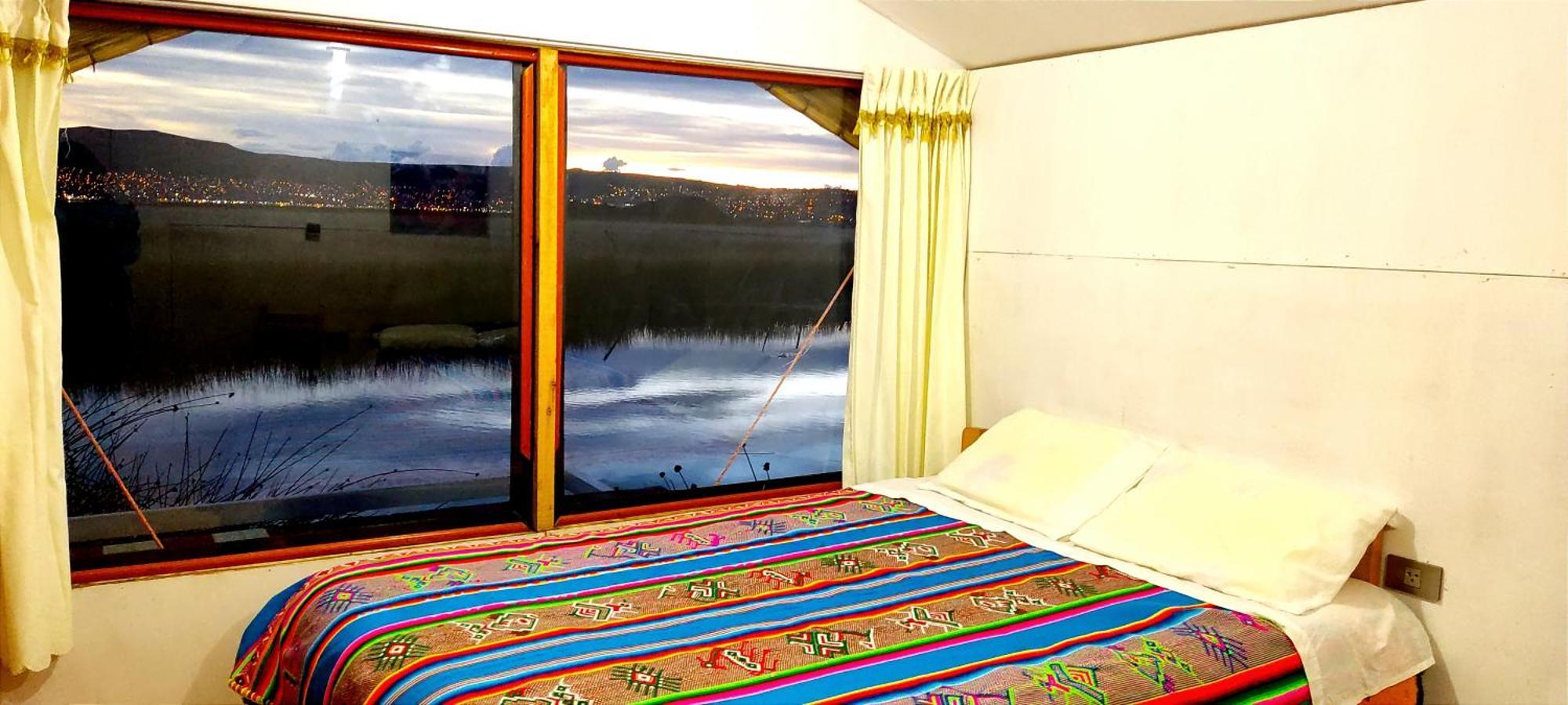 Los Uros Puno Esterno foto